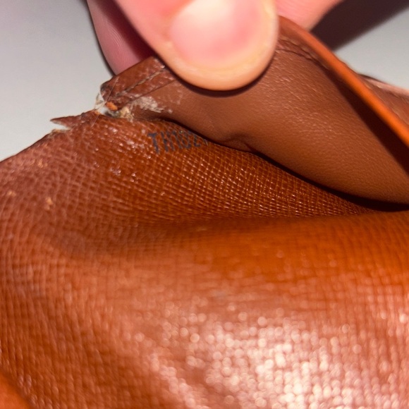 Louis Vuitton Monogram wallet with unbranded Gold Chain - Picture 8 of 14